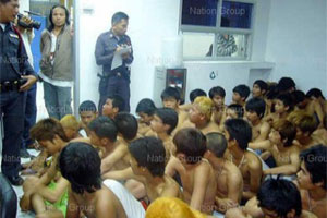 รวบแว้นบอย-สก๊อยเกิร์ลป่วนเมือง! ยิงปืนขู่-ปิดถนนซิ่ง