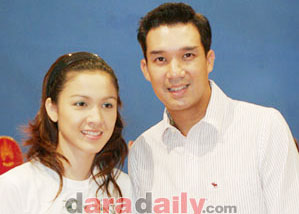 บรู๊ค-ดนุพร ปุณณกันต์ และศรีภรรยา กบ-สุวนันท์ คงยิ่ง