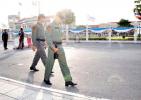 ประมวลภาพ เจ้าหน้าที่สร้างกำแพง