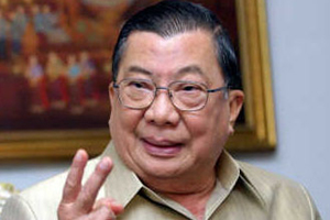 พล.อ.ชวลิต เสนอ รัฐบาลเฉพาะกาล หาทางออกให้ประเทศ