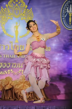 หมายเลข 4 เพื่อน-กอบกุลยา จึงประเสริฐศรี