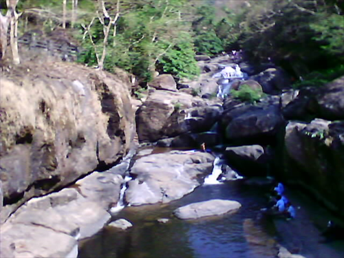 น้ำตกนางรอง