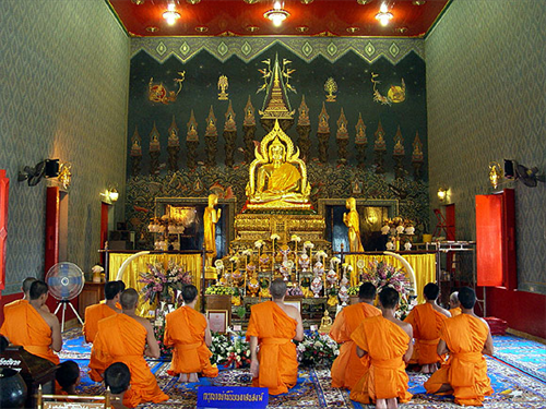 หลวงพ่อเพชร วัดท่าหลวง